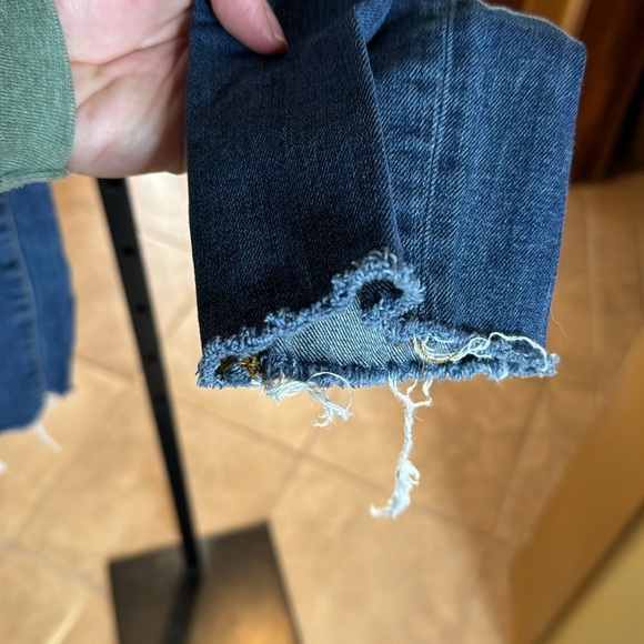 BDG Urban Outfitters Twig High Rise Skinny Distressed Frayed
Raw Hem Jean Sz 27 - Picture 7 of 9